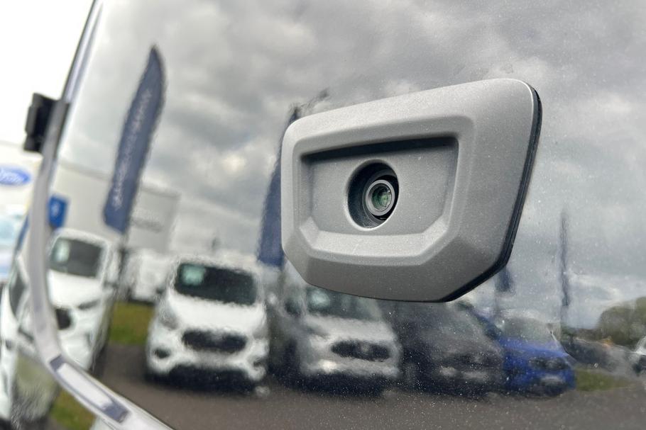 Used FORD TRANSIT CUSTOM YH24OTN 25