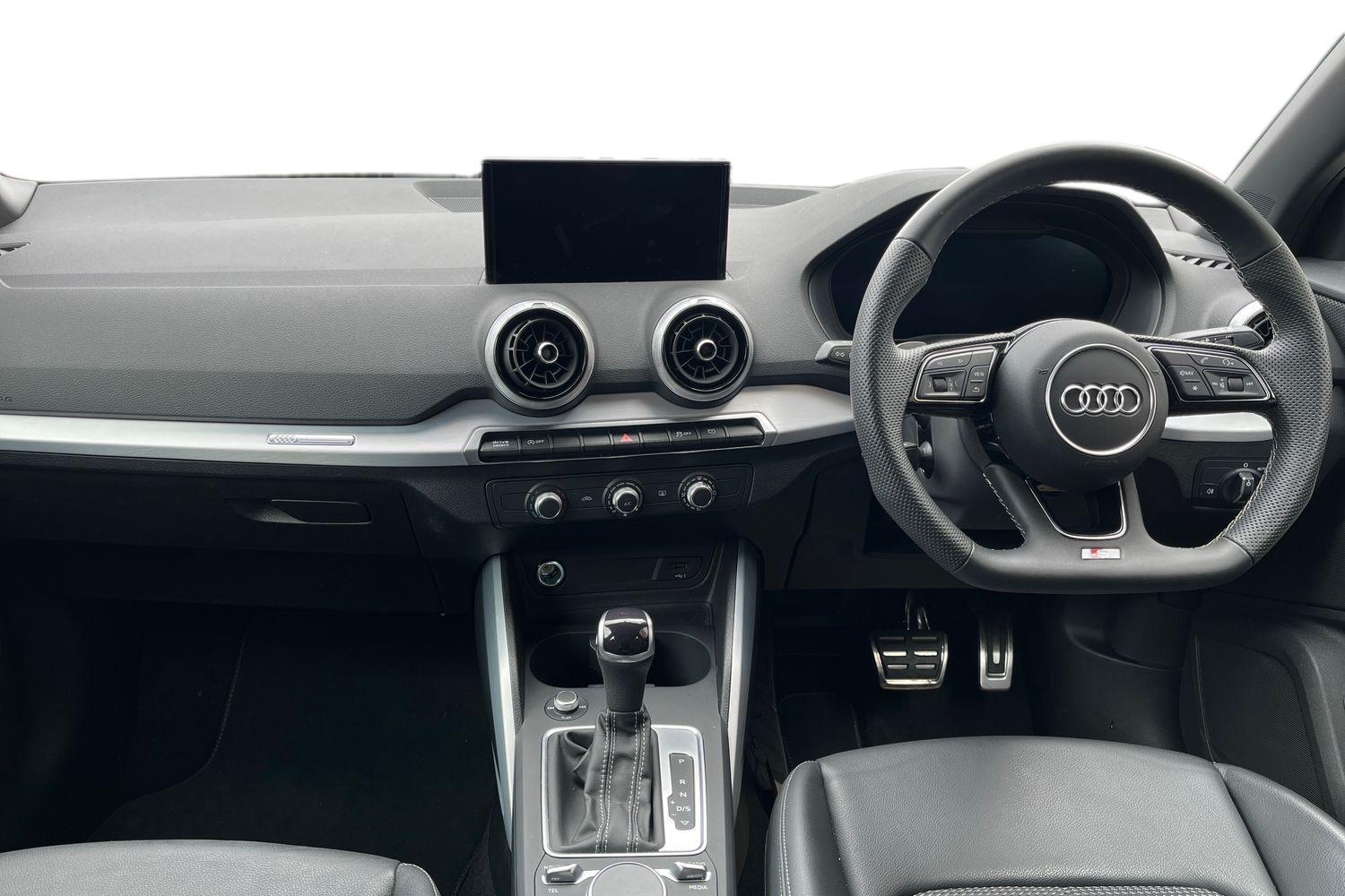 Audi Q2 Photo 9