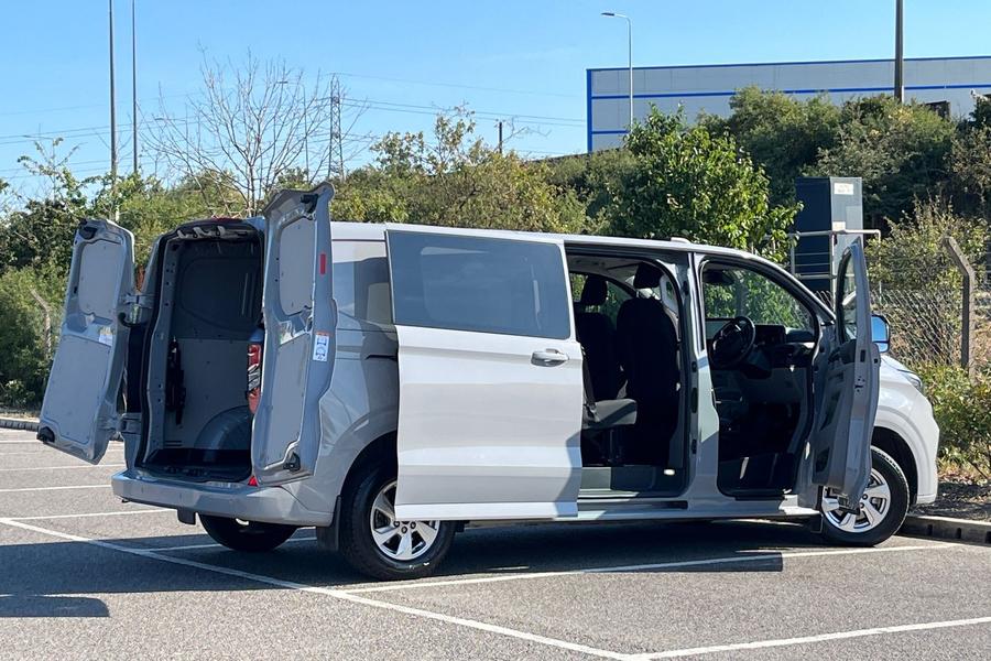 Ford TRANSIT CUSTOM Photo autoimg-a5b57bbe23d839307b083c3df91e3b2bcdbd64c7.jpg