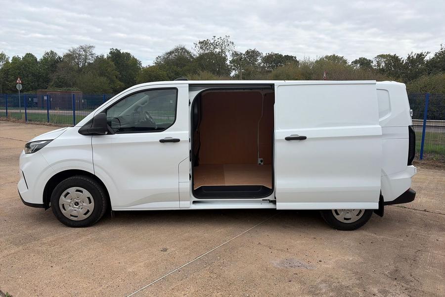 Ford TRANSIT CUSTOM Photo autoimg-a5b81e8d4f6360be83f07d0d1897e40fe3aa5b7c.jpg