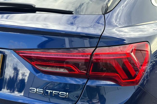 Audi Q3 Photo 18