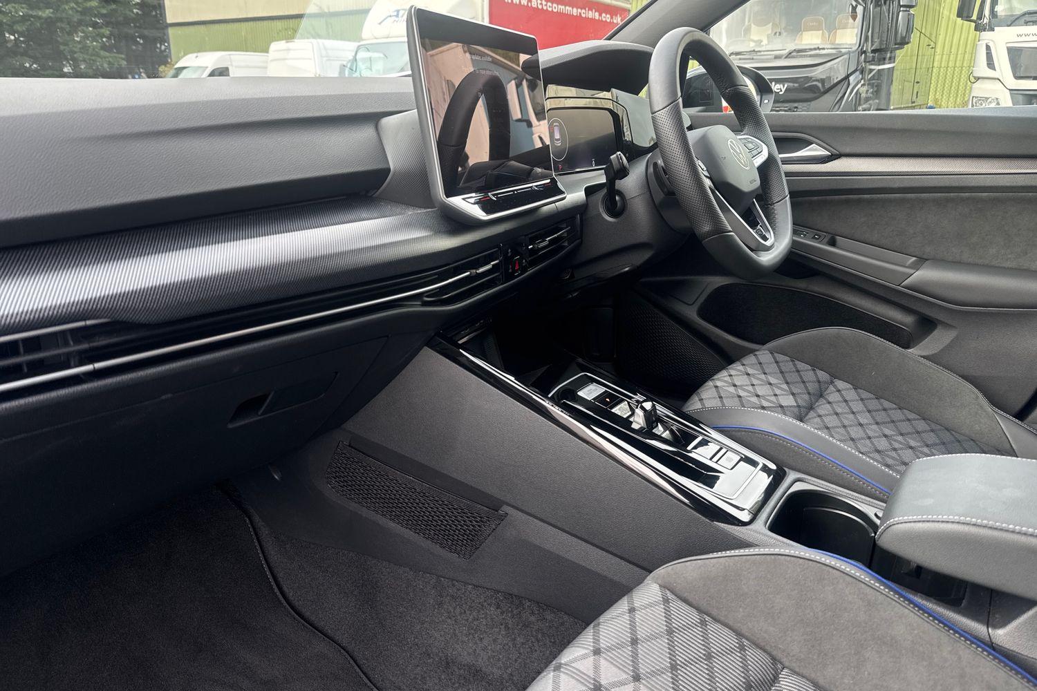 Volkswagen GOLF Photo 17