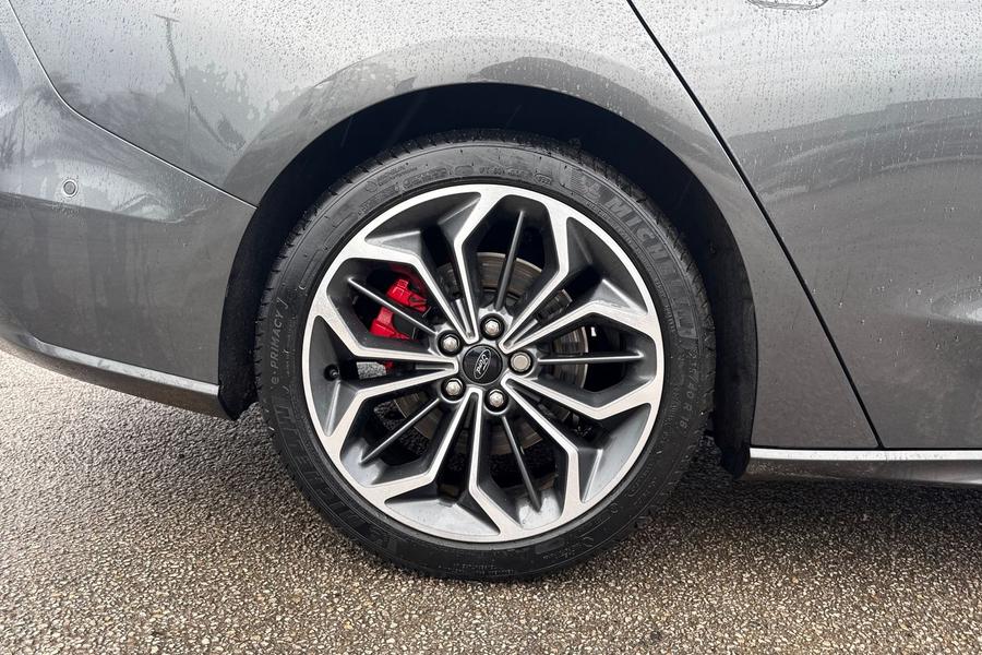 Ford FOCUS Photo autoimg-a5c3869af16ef90bd7719bf198b6d3f530692b5b.jpg