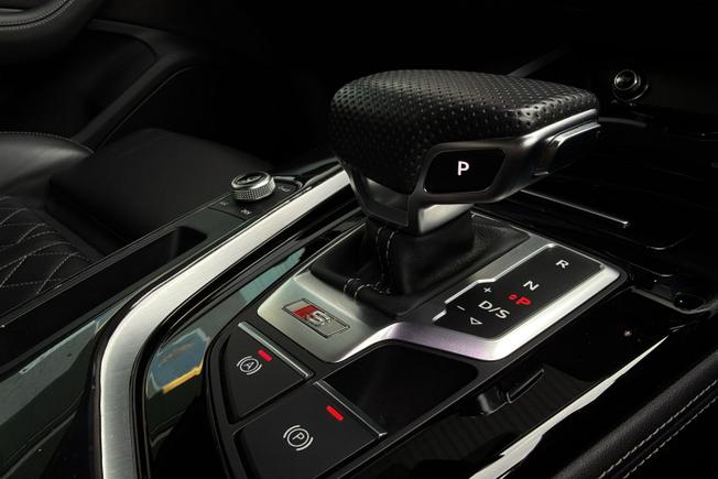 AUDI S4 Photo 23