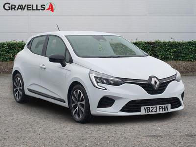 Used 2023 Renault Clio 1.0 TCe Evolution Hatchback 5dr Petrol Manual Euro 6 (s/s) (90 ps) White at Gravells