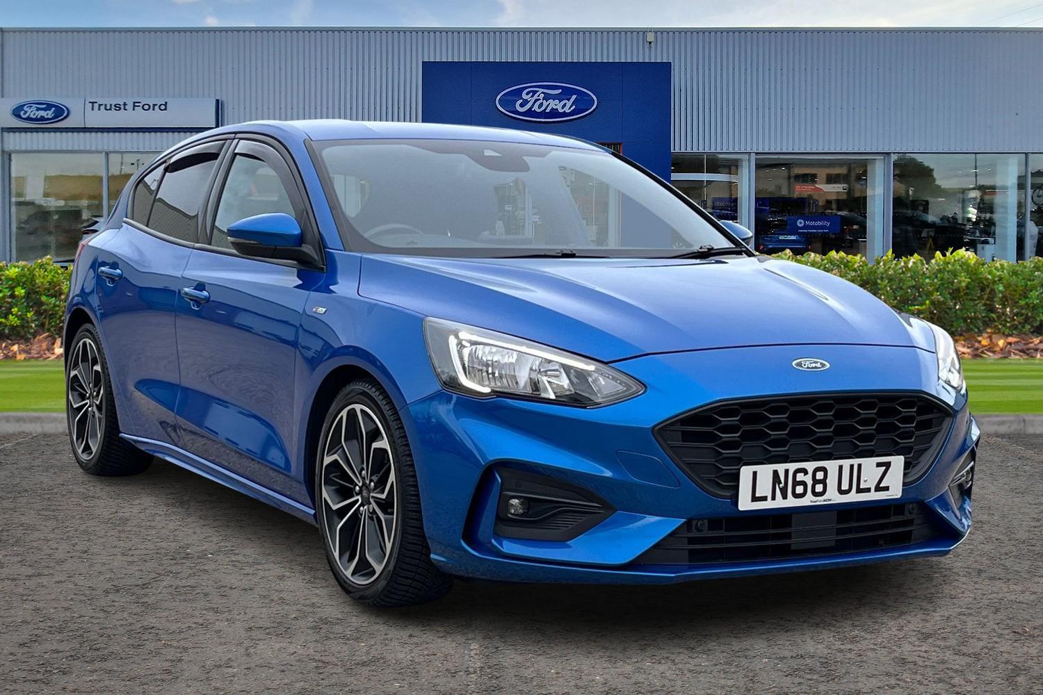 Ford Focus Photo 0