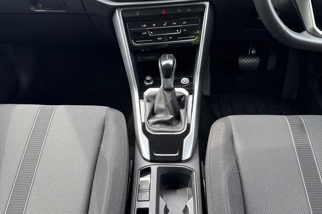 VOLKSWAGEN T-Roc Photo 38