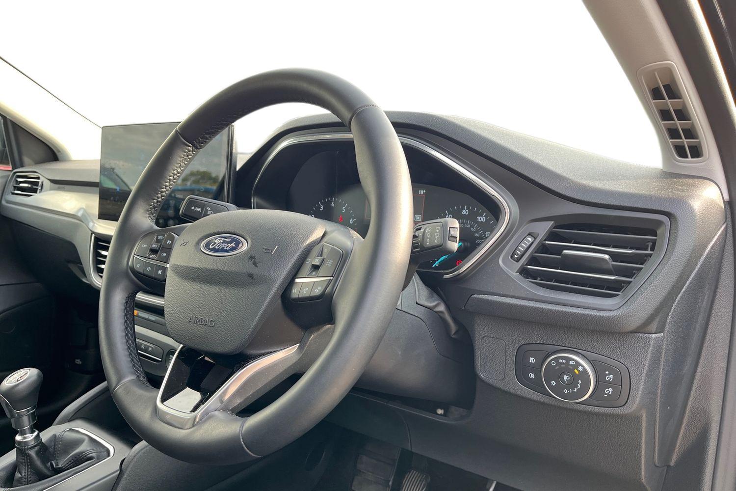 Ford FOCUS Photo 8