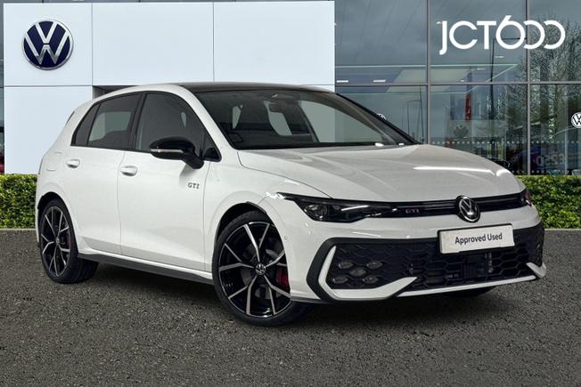 Volkswagen Golf Photo 1