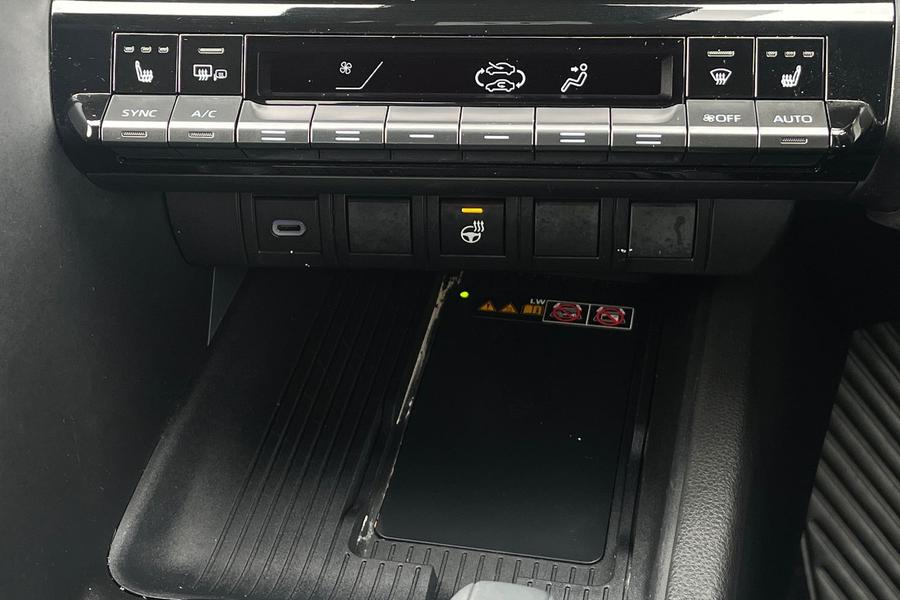 Toyota C-HR Photo autoimg-a5d7b276537c27d3362ba1cae6fb255c161155b6.jpg