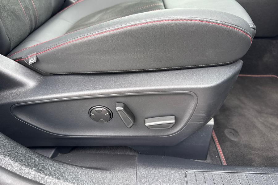 Ford KUGA Photo autoimg-a5dbe43a1deddab36cf86329ba2fb7210ac84248.jpg