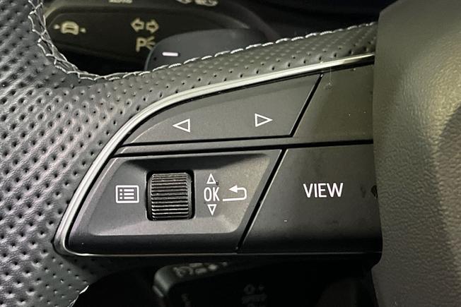 AUDI Q7 Photo 16
