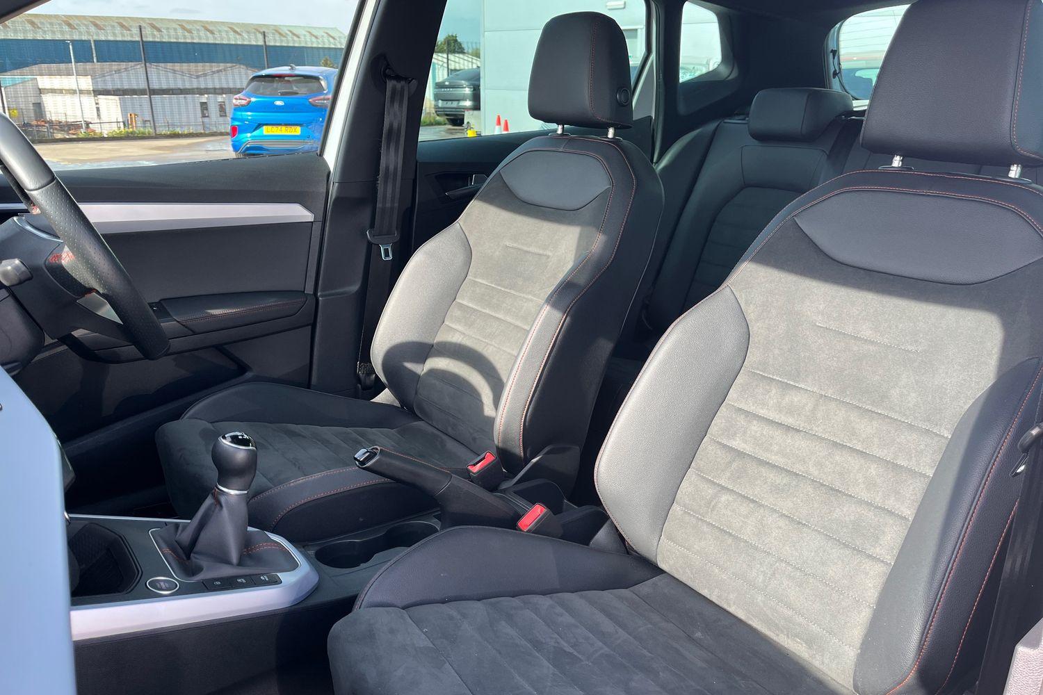 SEAT ARONA Photo 18