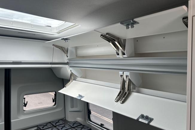 Volkswagen Grand California Photo 24