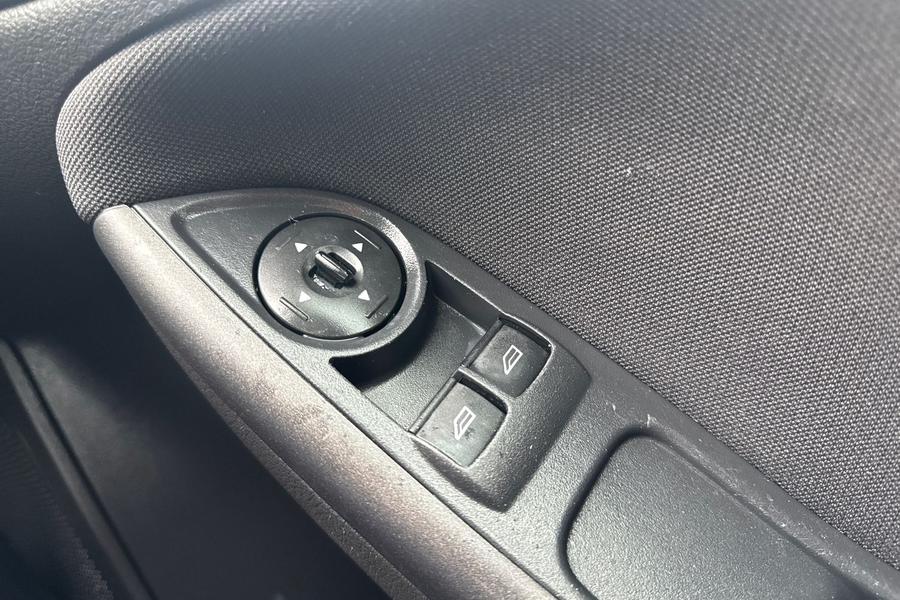 Ford Focus Photo autoimg-a5ed806f366a8282b84daddcfdad3828e61abed3.jpg