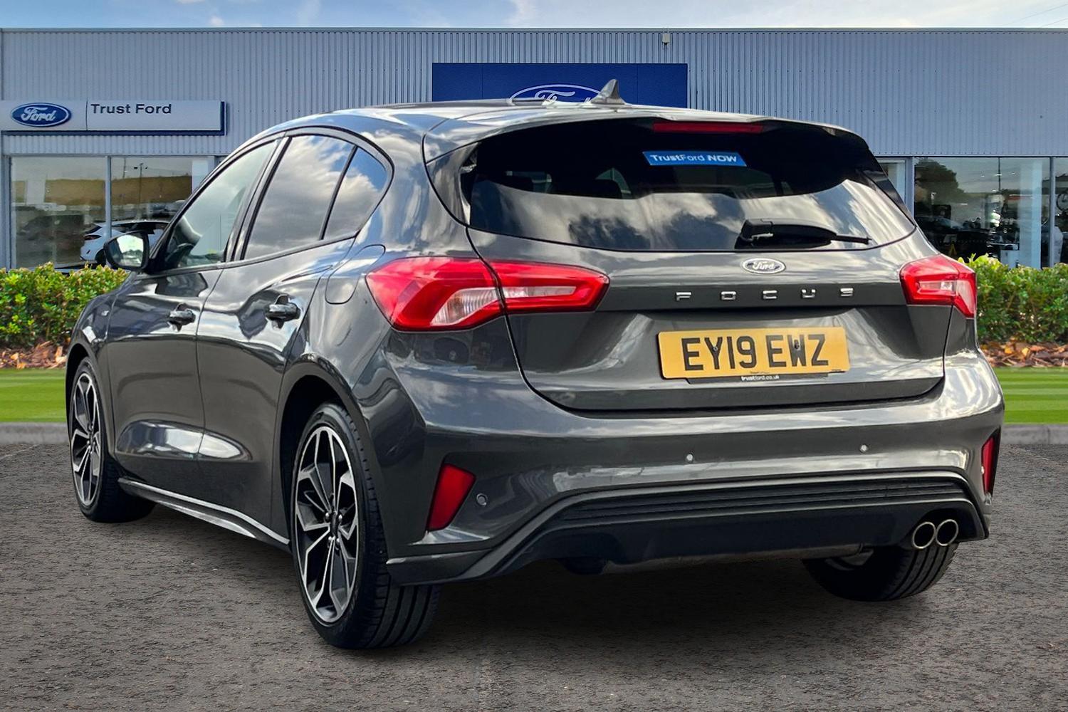 Ford FOCUS Photo 1