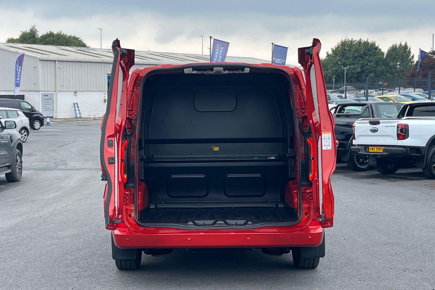 Ford E-TRANSIT CUSTOM Photo 5