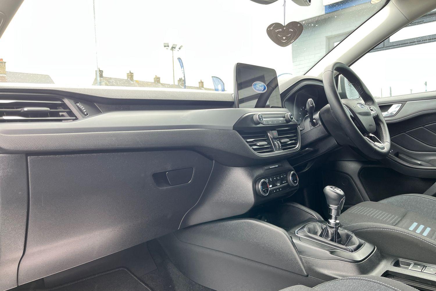 Ford FOCUS Photo 17