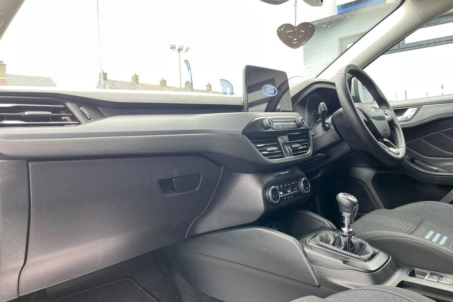 Ford FOCUS Photo autoimg-a5ef3d539760b7a9c37772c6d90accab1ea982e9.jpg