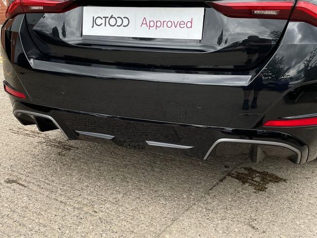 BMW I4 Photo 25