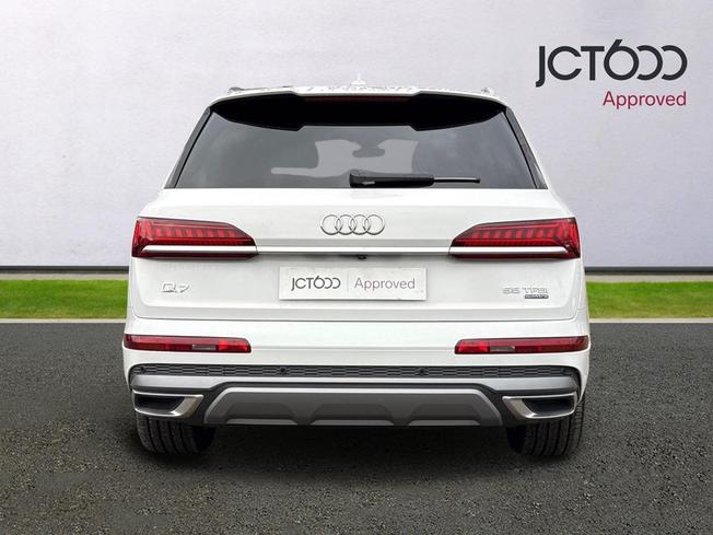 AUDI Q7 Photo 7