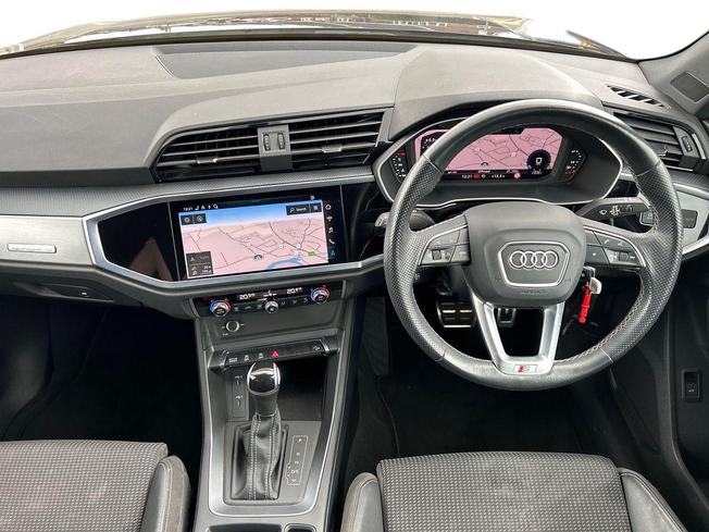 Audi Q3 Photo 10