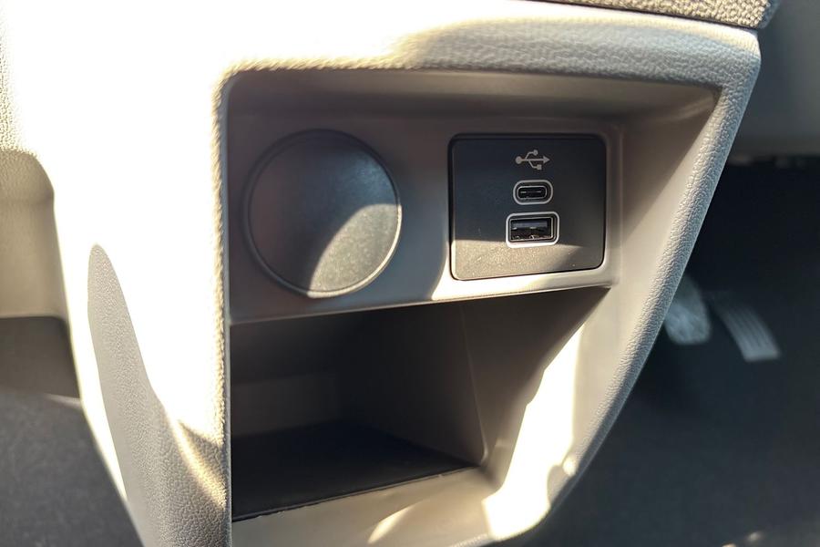 Ford Transit Custom Photo autoimg-a5f9950646a96c765e5b26beeaeac438cb717de0.jpg