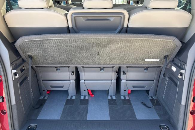 VOLKSWAGEN Multivan Photo 12