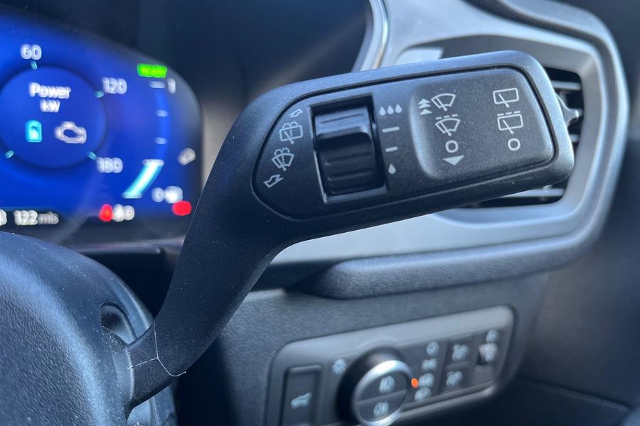 Ford KUGA Photo autoimg-a600d7ca03745b7a01bf0a5862e363d4ff5ee4e7.jpg