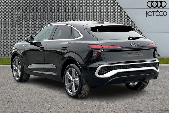 AUDI  Q3 Sportback Photo 3