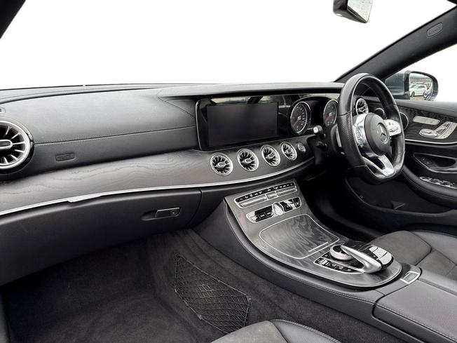 MERCEDES-BENZ E Class Photo 2
