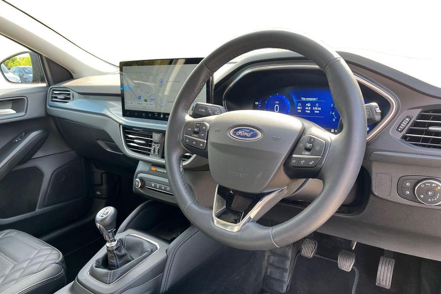 Ford Focus Photo autoimg-a6075f1eff07d7ad72fc6f0abe0bee7985fc32fd.jpg