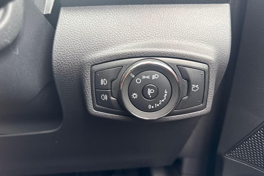 Ford KA+ Photo autoimg-a6121e59e0cd0bbb4b4923aa8d49463b0d7c49eb.jpg