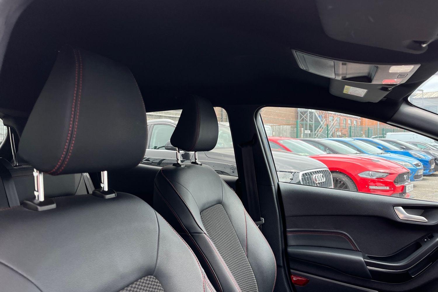 Ford FIESTA Photo 16