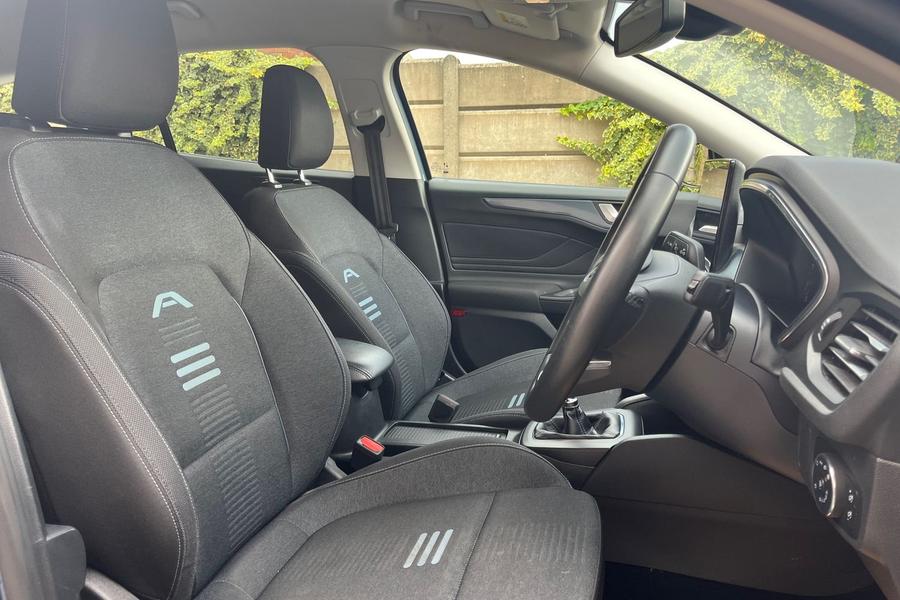 Ford FOCUS Photo autoimg-a61d1438af7c7113fa0a10eaae6c5c67fe996a79.jpg