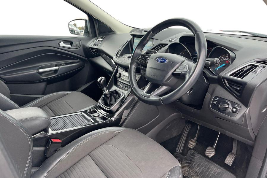 FORD KUGA Photo autoimg-a61fd2faf385bbef7c6728b3cb3a5529b46f3a0d.jpg