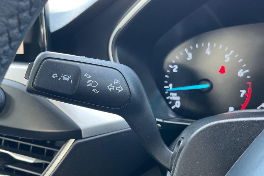 Ford Focus Photo autoimg-a624d2a4eaf6ae10f9f3bb9e5cd9da04f6ed0a29.jpg