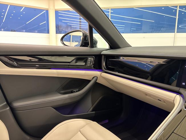PORSCHE Panamera Photo 40