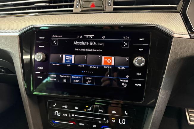 VOLKSWAGEN Passat Photo 13