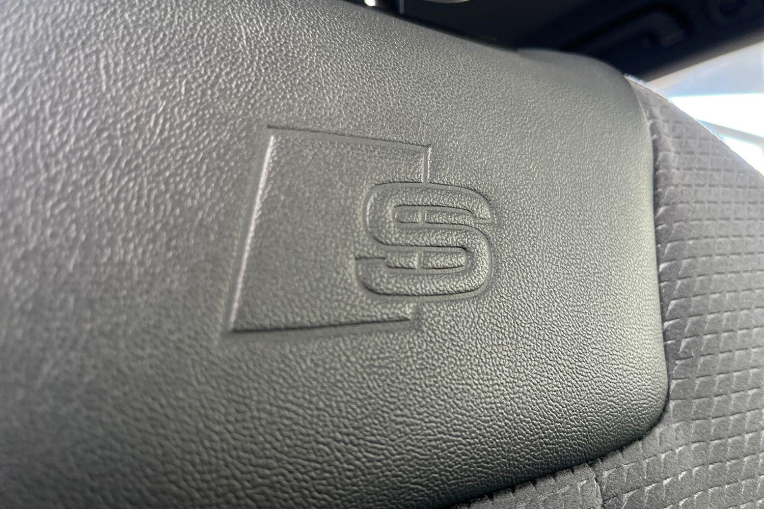 Audi A4 Photo 35