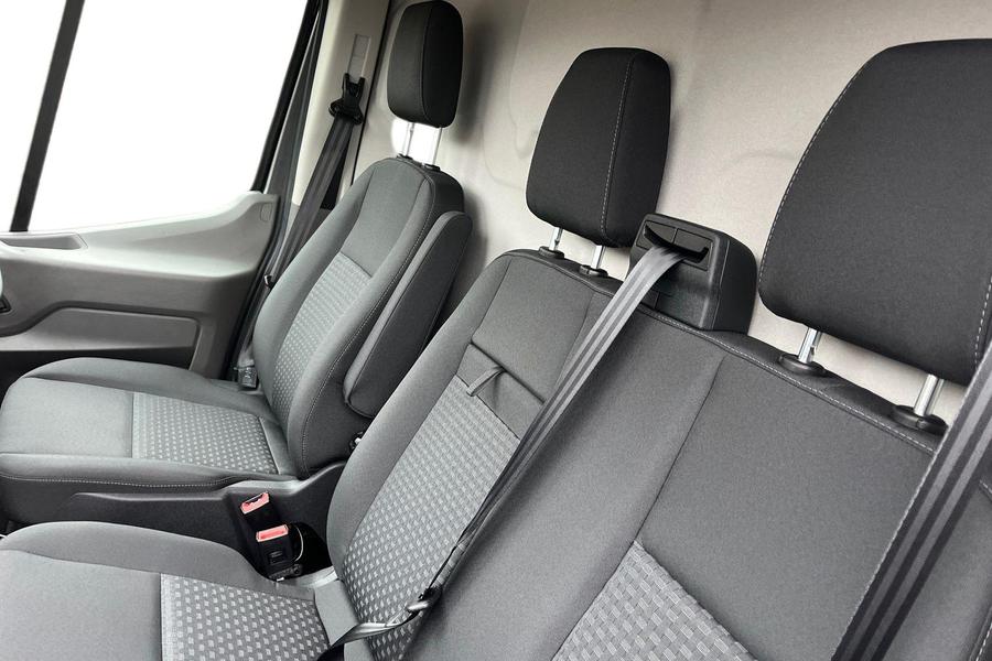 Ford E-TRANSIT Photo autoimg-a634cbc02a4bb16a94f7de00e936803afec29499.jpg