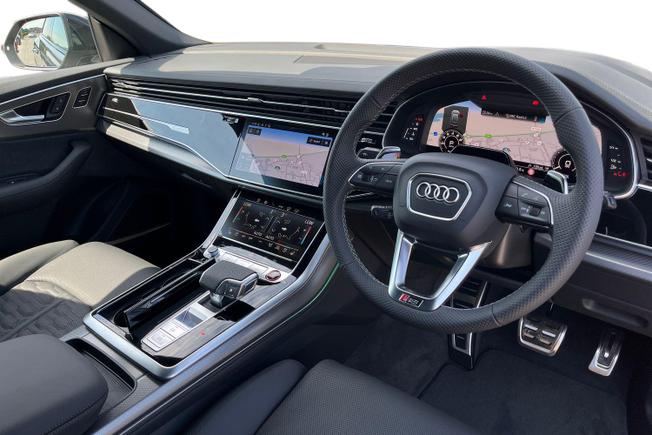 AUDI Rsq8 Photo 6