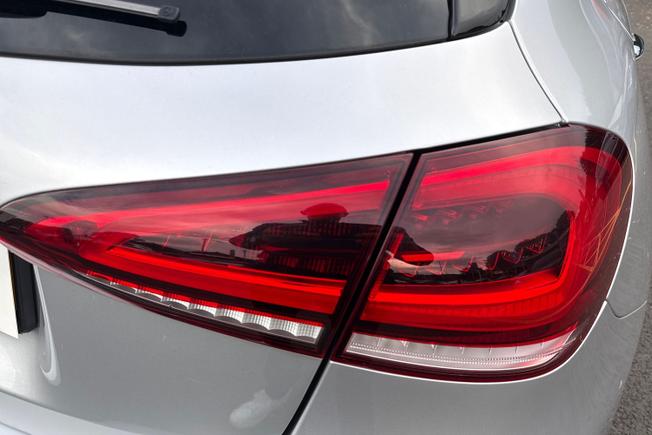 MERCEDES-BENZ A Class Photo 18