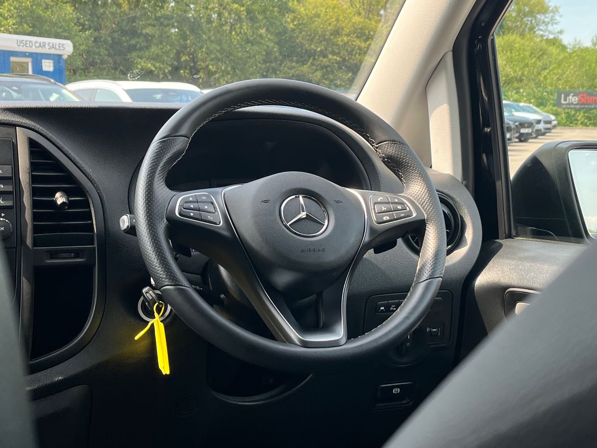 Mercedes-Benz Vito Photo 14