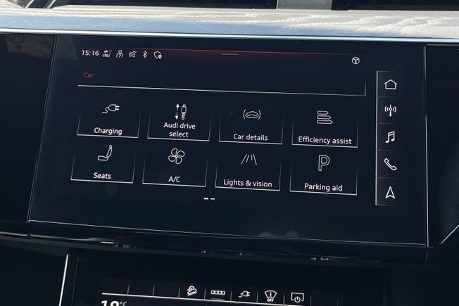 AUDI E-Tron S Photo 33