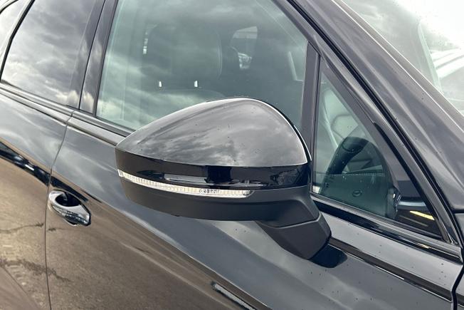 VOLKSWAGEN Touareg Photo 20