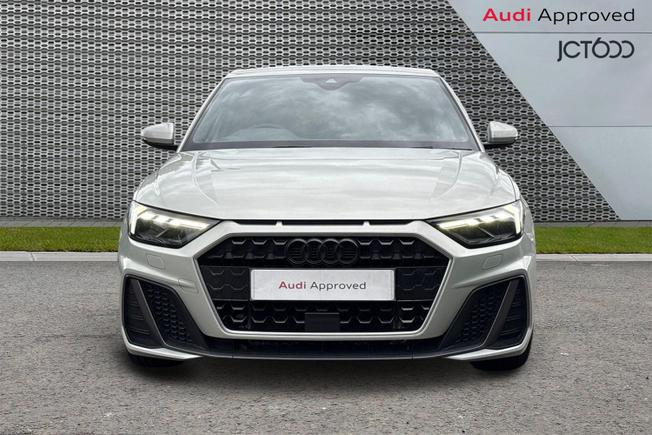 AUDI A1 Photo 8