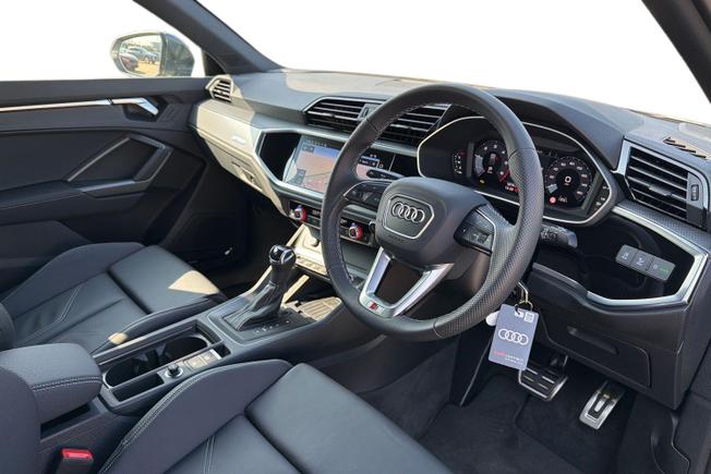 Audi Q3 Photo 6