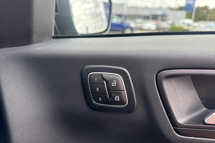 Ford KUGA Photo autoimg-a6448eef71e979468a70ac39c13953e1ba3f8049.jpg