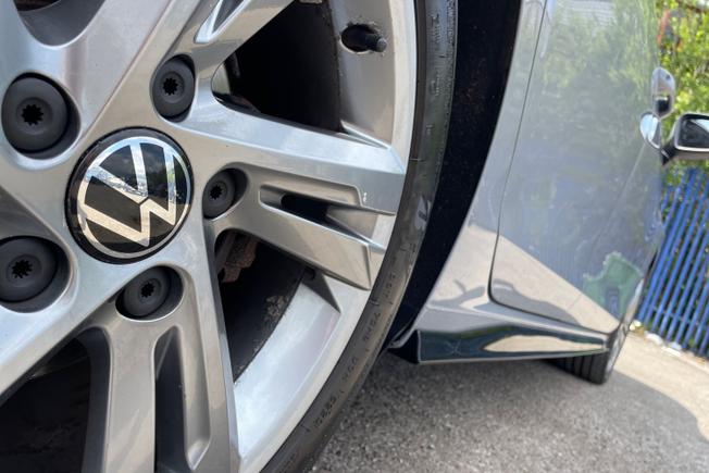 VOLKSWAGEN Golf Photo 22